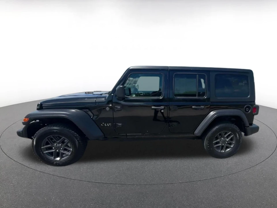 2025 Jeep JL Wrangler - Image 9 of 31