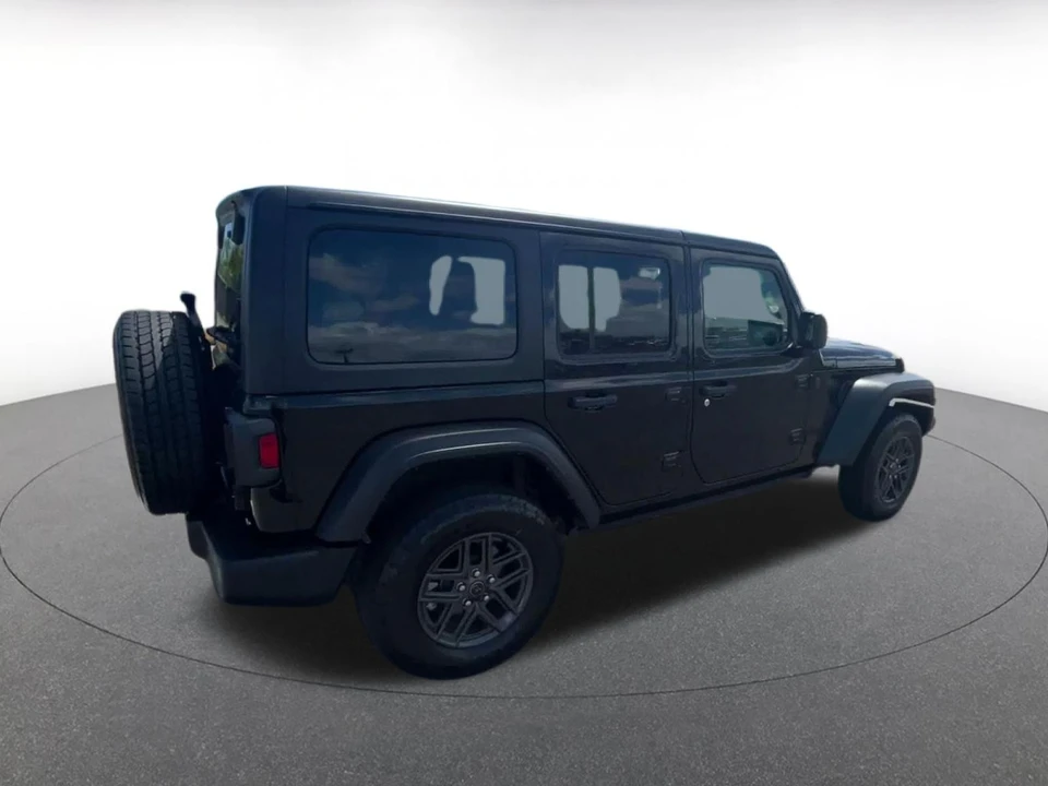 2025 Jeep JL Wrangler - Image 15 of 31