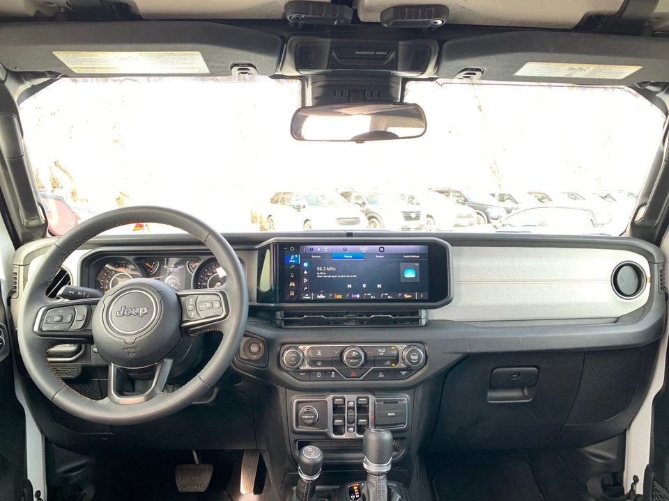 2025 Jeep JL Wrangler - Image 27 of 31