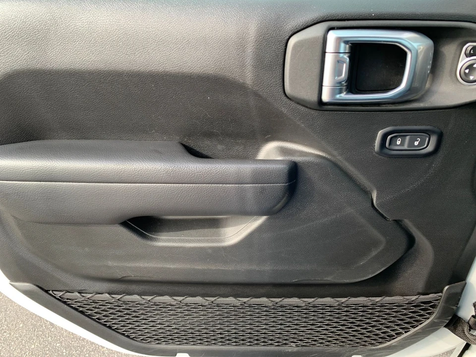 2025 Jeep JL Wrangler - Image 20 of 31