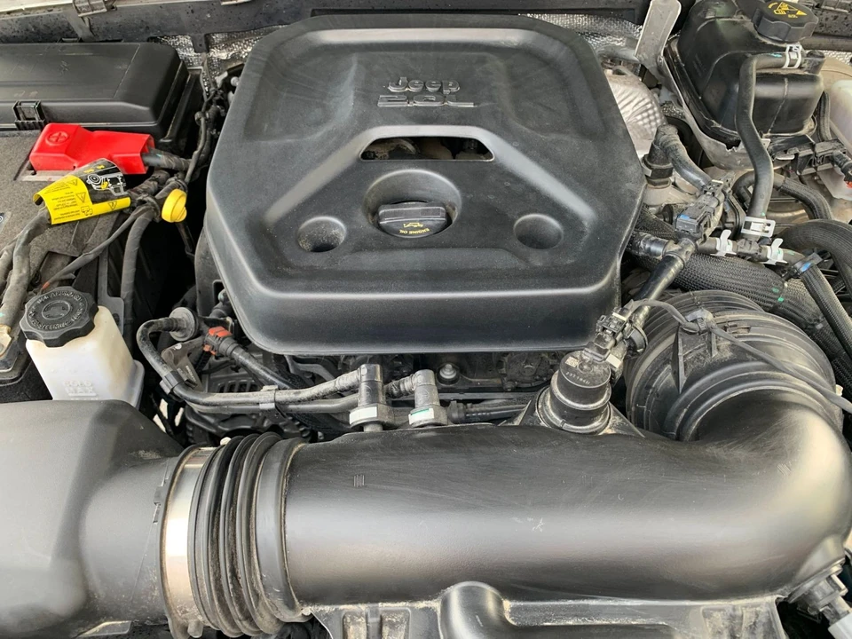 2025 Jeep JL Wrangler - Image 26 of 31