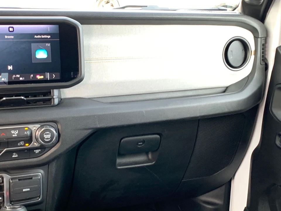 2025 Jeep JL Wrangler - Image 29 of 31