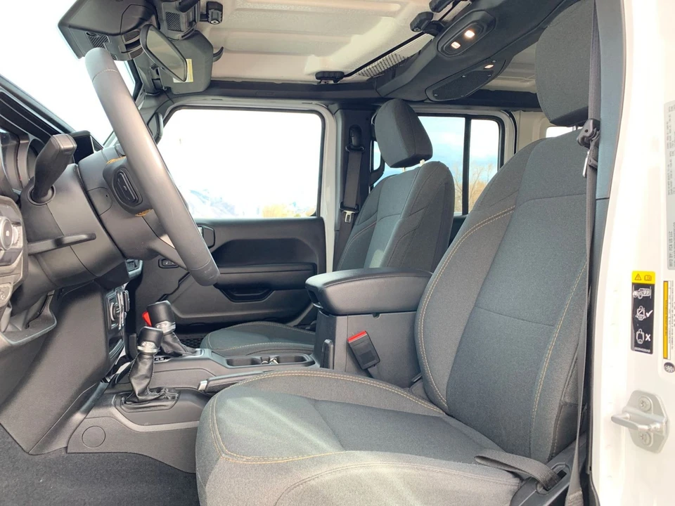 2025 Jeep JL Wrangler - Image 27 of 31