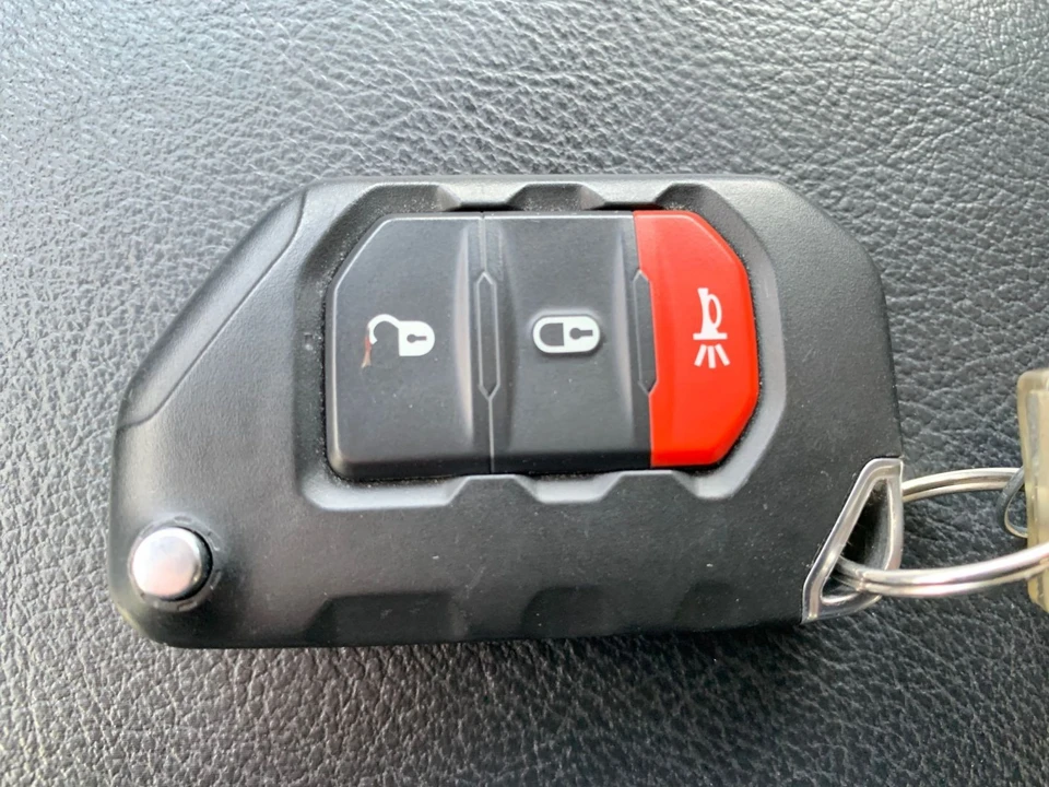 2025 Jeep JL Wrangler - Image 22 of 31