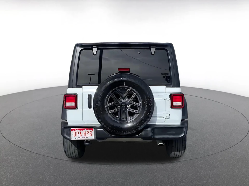 2025 Jeep JL Wrangler - Image 14 of 31