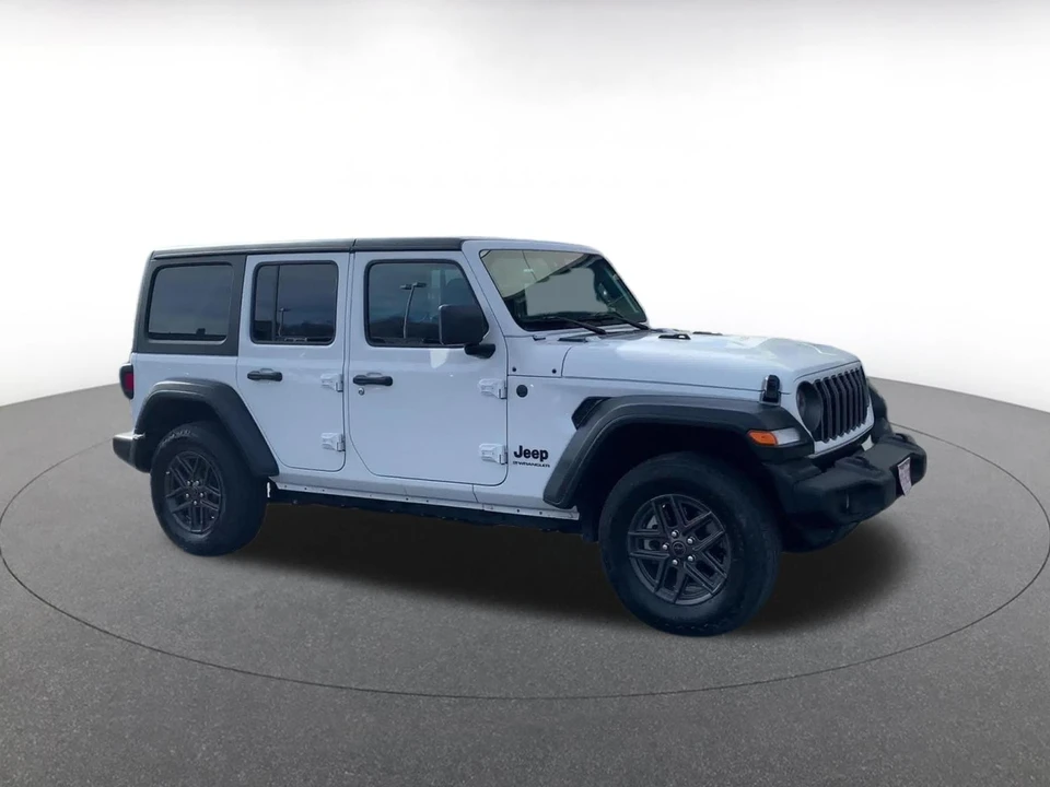 2025 Jeep JL Wrangler - Image 2 of 31
