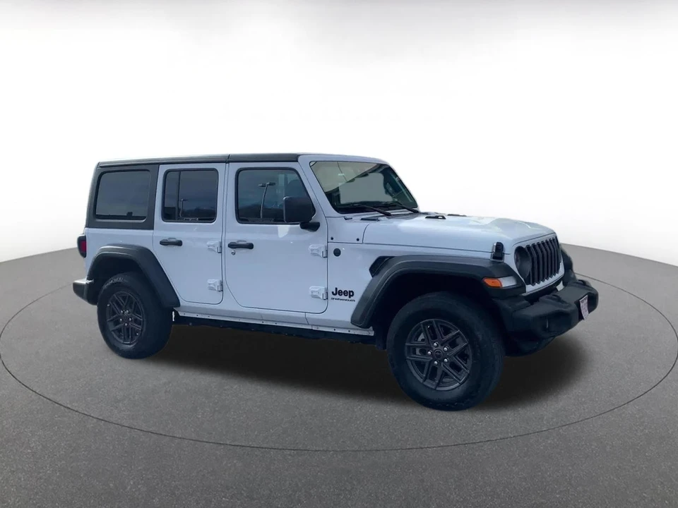 2025 Jeep JL Wrangler - Image 2 of 31