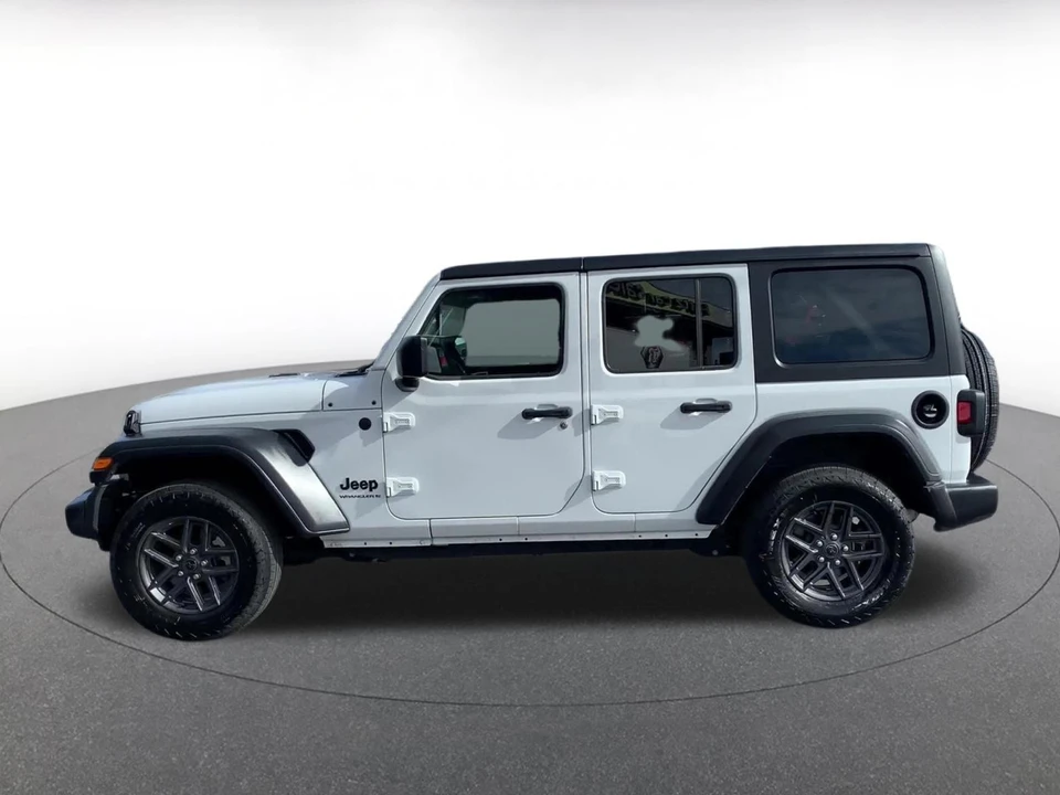 2025 Jeep JL Wrangler - Image 9 of 31