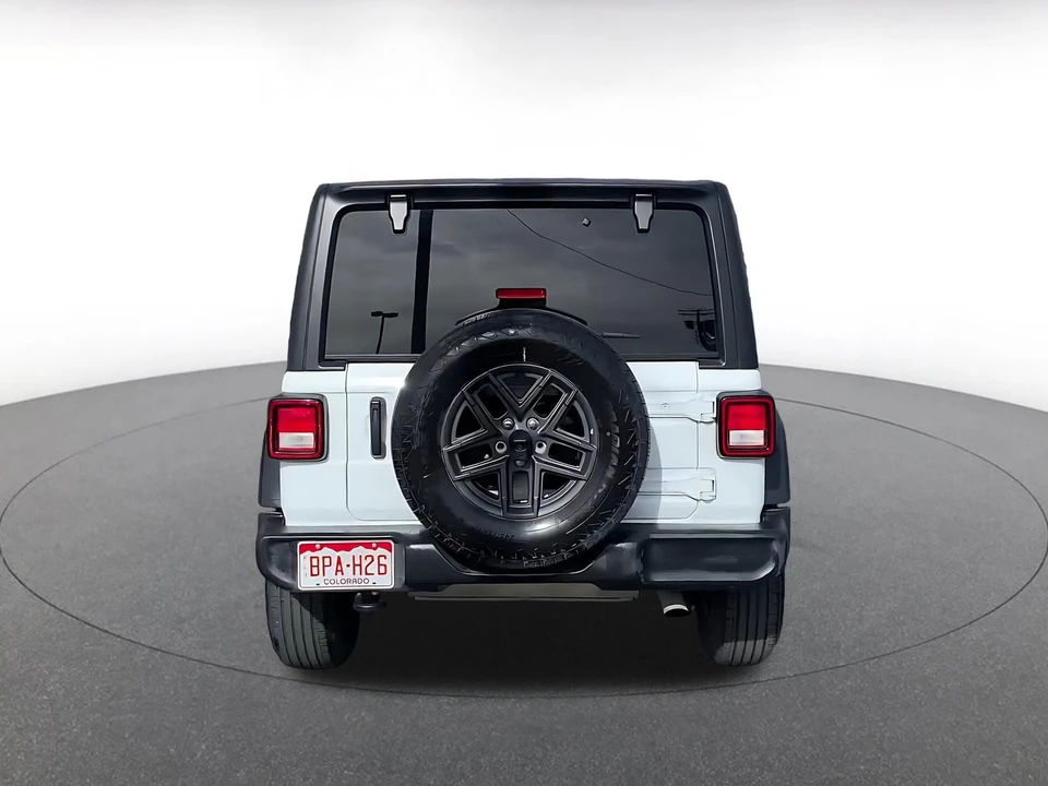 2025 Jeep JL Wrangler - Image 10 of 31