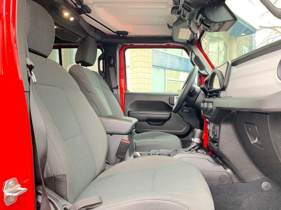 2025 Jeep JL Wrangler - Image 30 of 31
