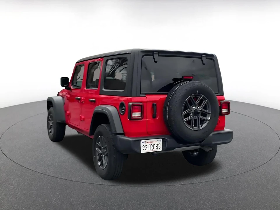 2025 Jeep JL Wrangler - Image 12 of 31