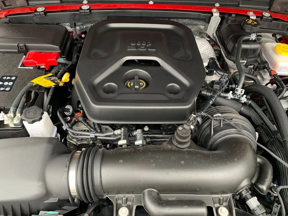 2025 Jeep JL Wrangler - Image 26 of 31
