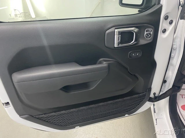 2025 Jeep JL Wrangler - Image 8 of 12