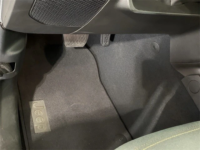 2025 Jeep JL Wrangler - Image 18 of 21