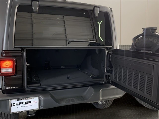 2025 Jeep JL Wrangler - Image 14 of 21