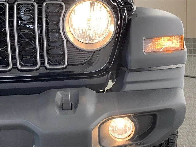 2025 Jeep JL Wrangler - Image 10 of 21