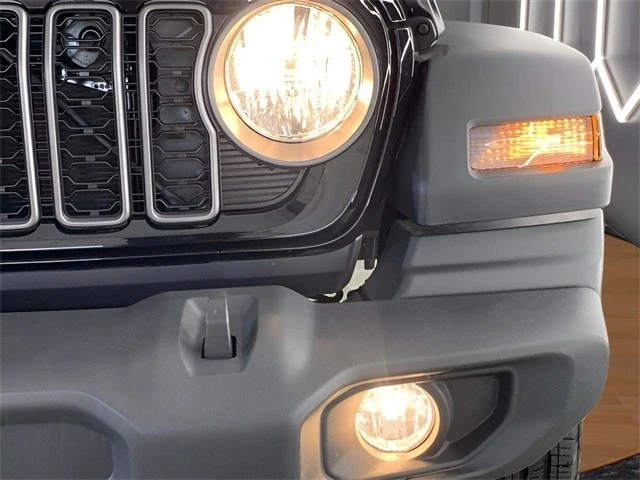 2025 Jeep JL Wrangler - Image 10 of 21