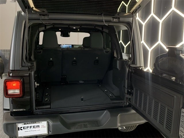2025 Jeep JL Wrangler - Image 15 of 21