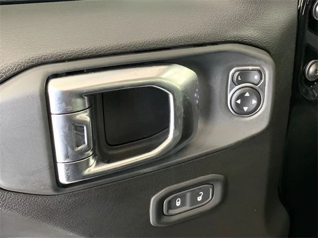 2025 Jeep JL Wrangler - Image 17 of 21