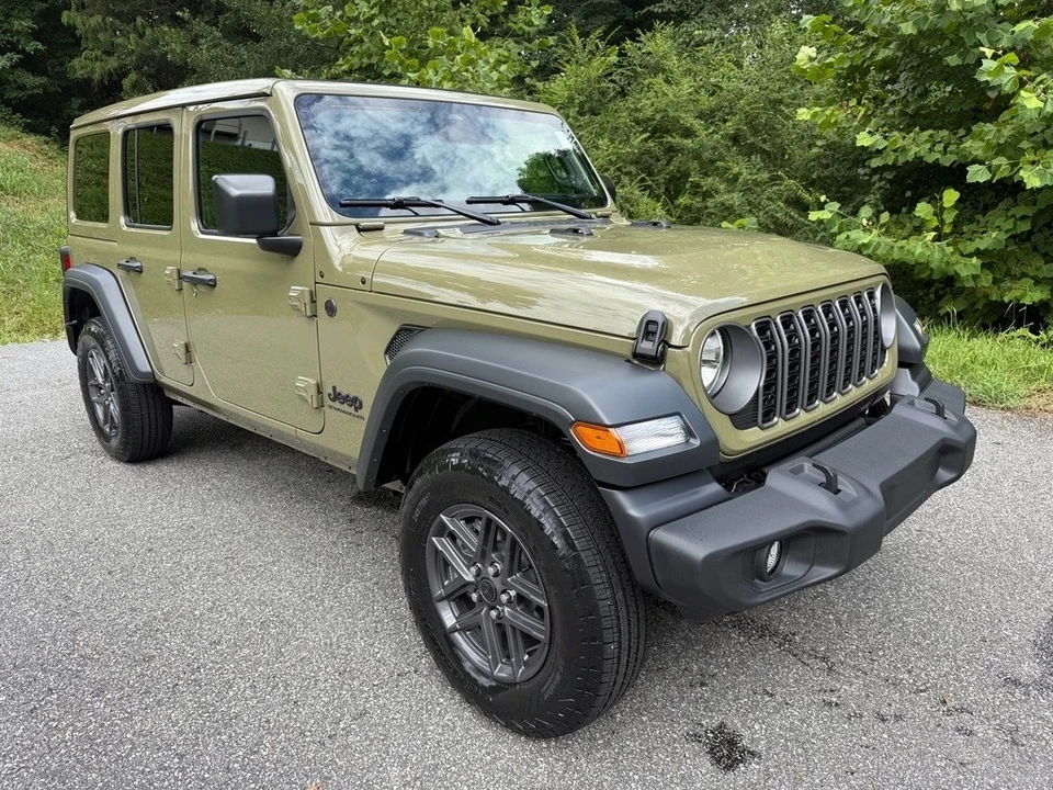 2025 Jeep JL Wrangler - Image 5 of 21