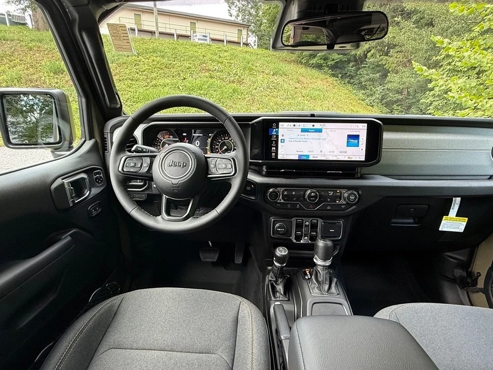 2025 Jeep JL Wrangler - Image 11 of 21