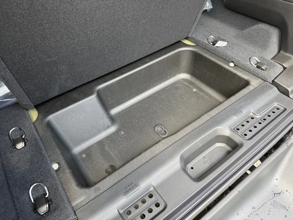 2025 Jeep JL Wrangler - Image 18 of 21
