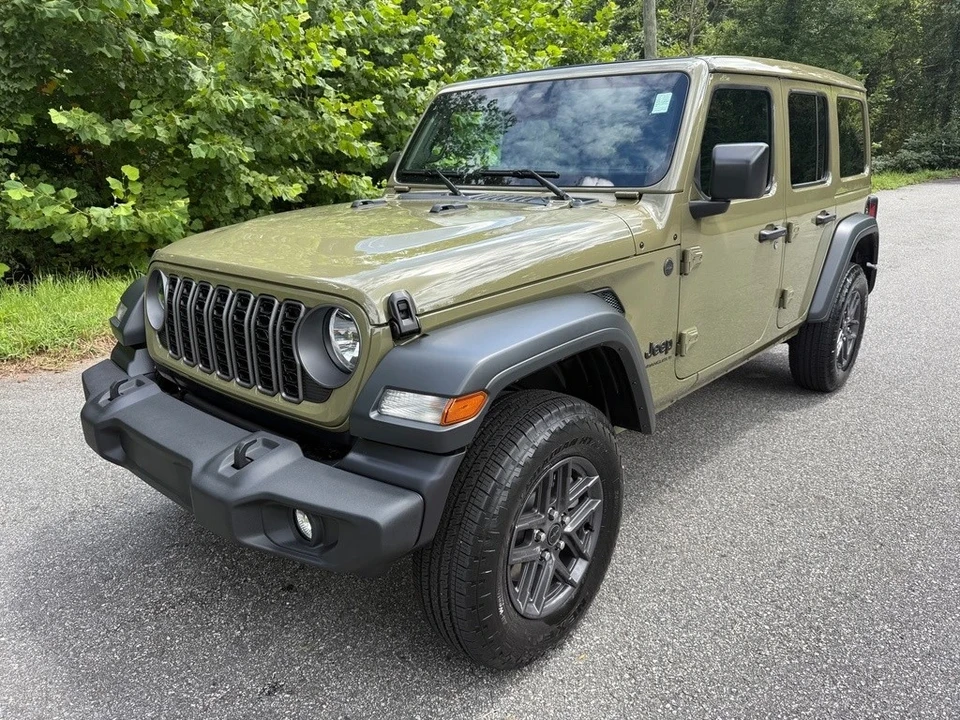 2025 Jeep JL Wrangler - Image 3 of 21