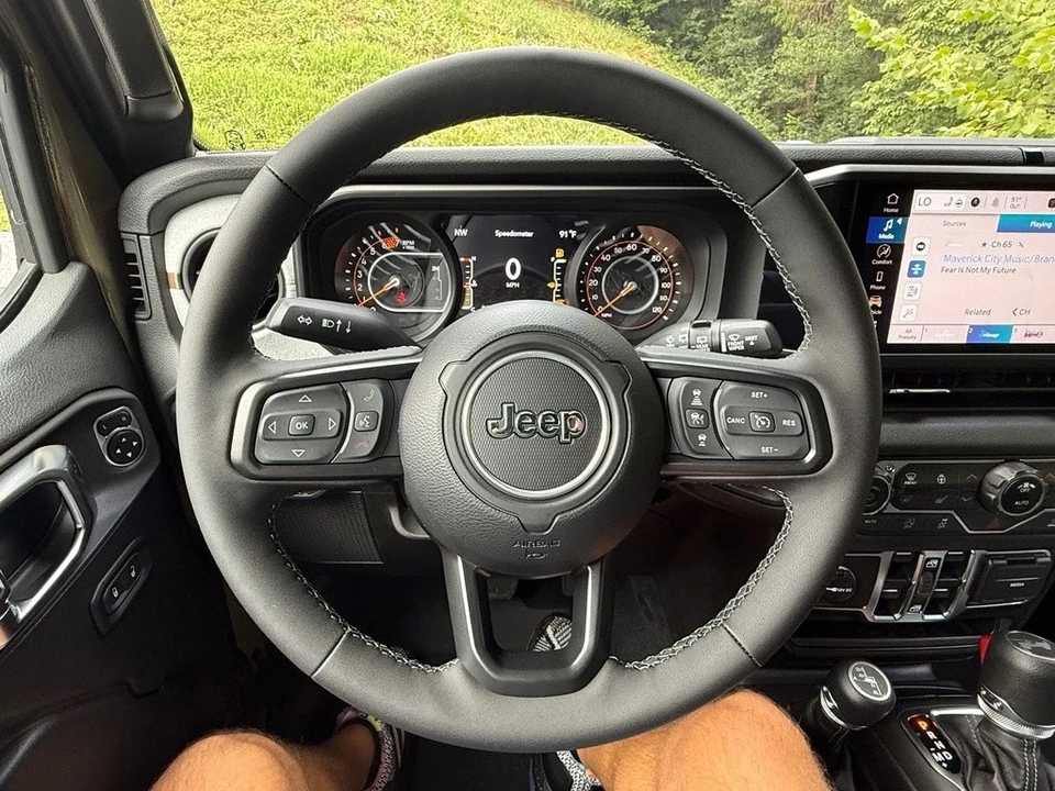 2025 Jeep JL Wrangler - Image 21 of 21