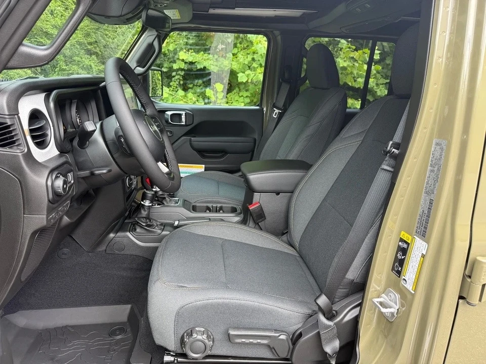 2025 Jeep JL Wrangler - Image 12 of 21