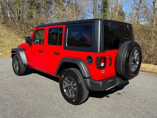 2025 Jeep JL Wrangler - Image 8 of 12