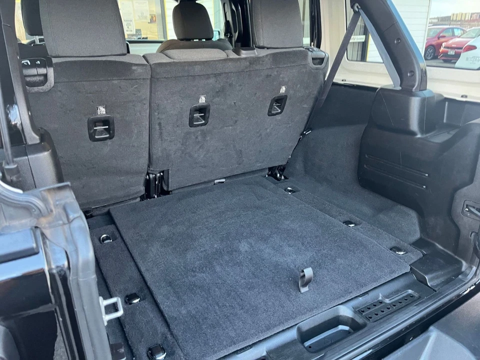 2025 Jeep JL Wrangler - Image 31 of 31