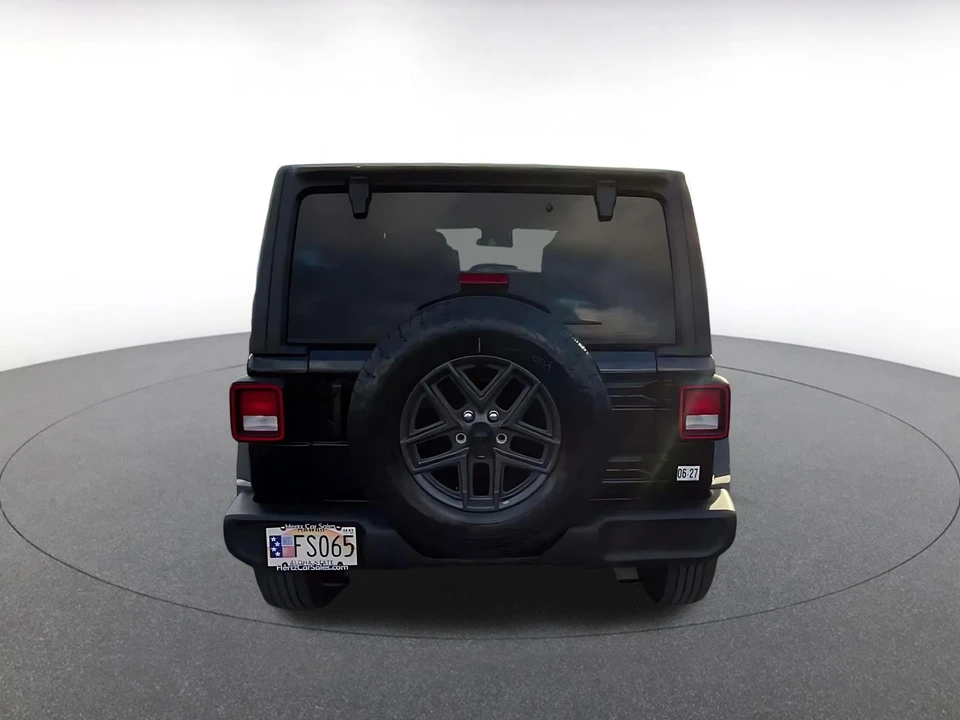 2025 Jeep JL Wrangler - Image 14 of 31