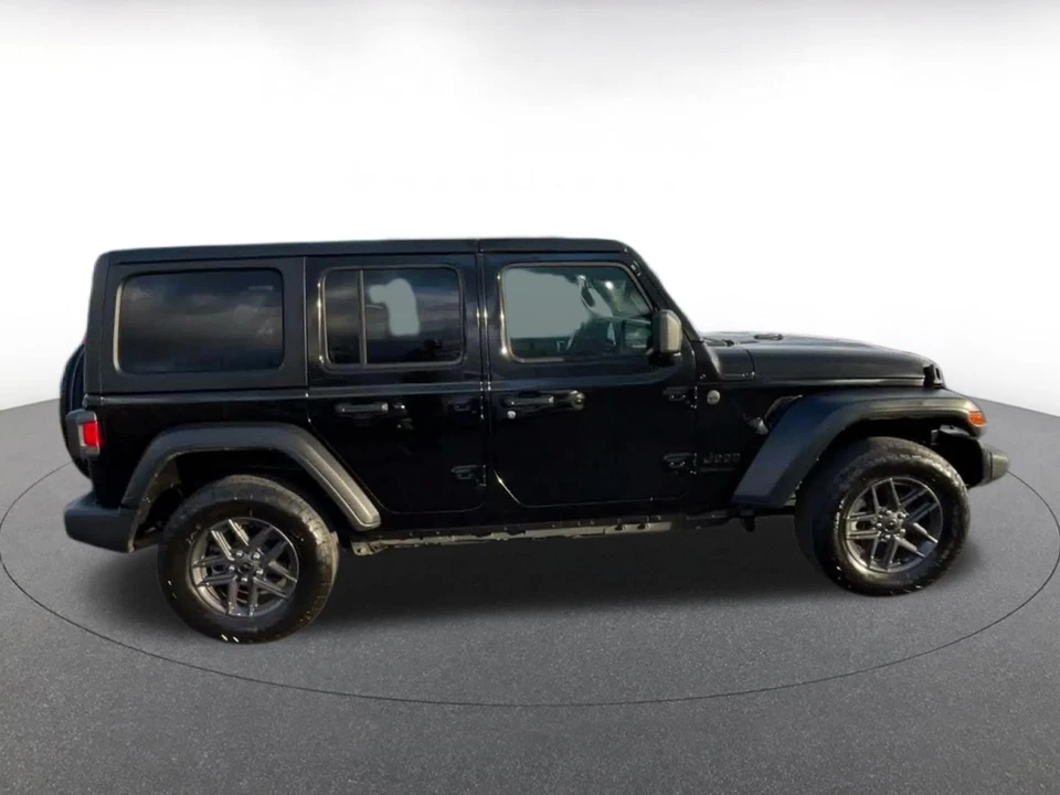 2025 Jeep JL Wrangler - Image 17 of 31
