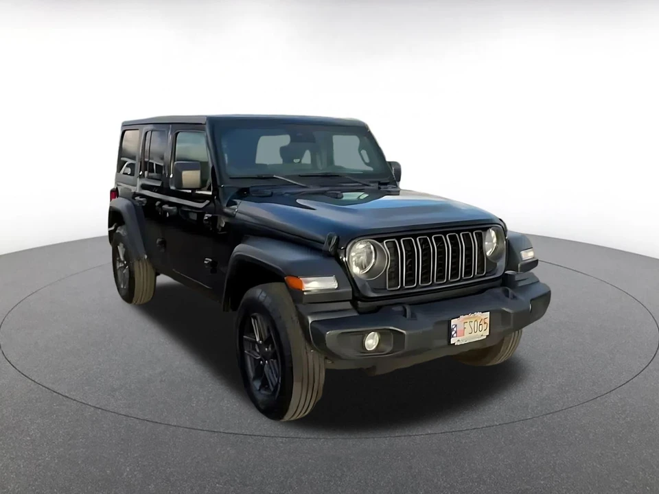 2025 Jeep JL Wrangler - Image 3 of 31