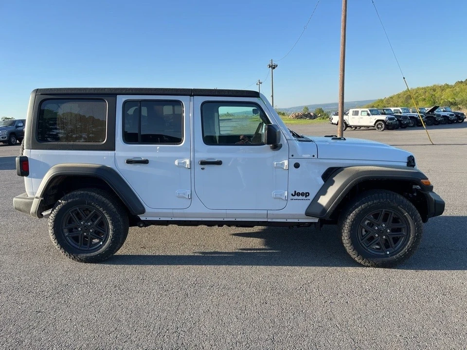 2025 Jeep JL Wrangler - Image 4 of 12