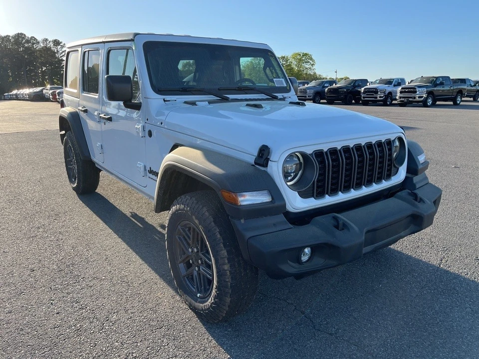 2025 Jeep JL Wrangler - Image 3 of 12