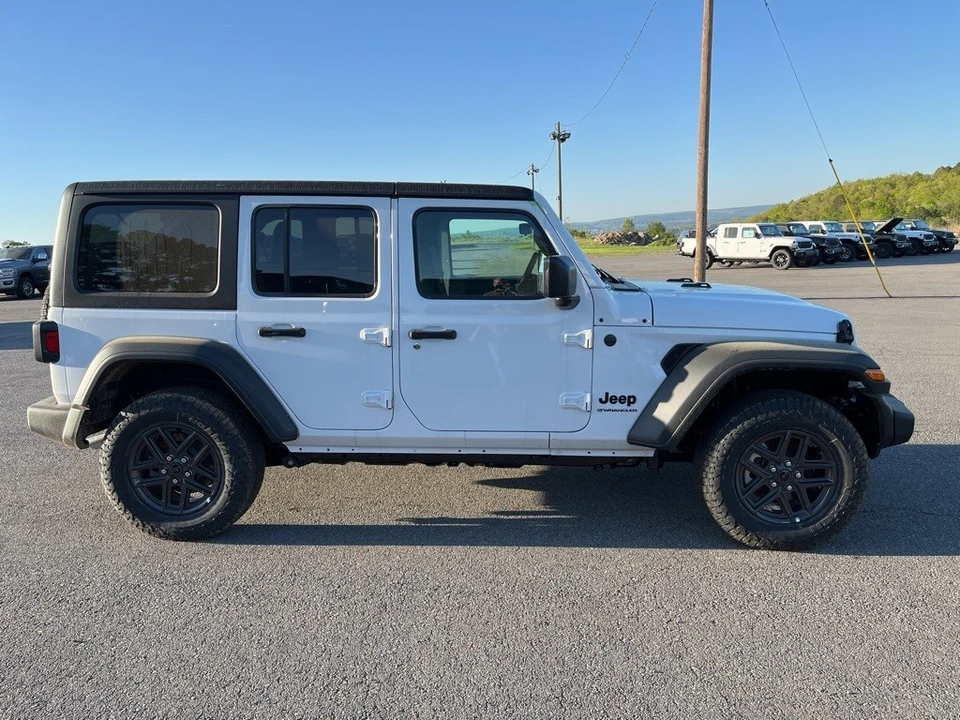 2025 Jeep JL Wrangler - Image 4 of 12