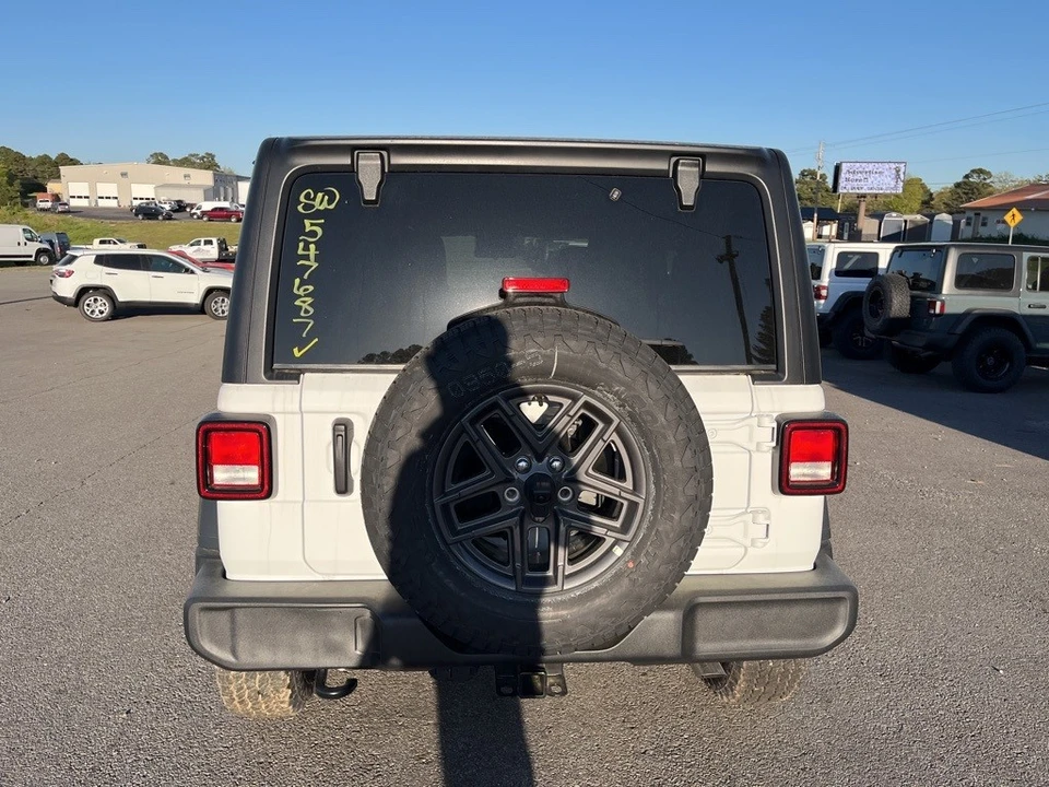 2025 Jeep JL Wrangler - Image 6 of 12