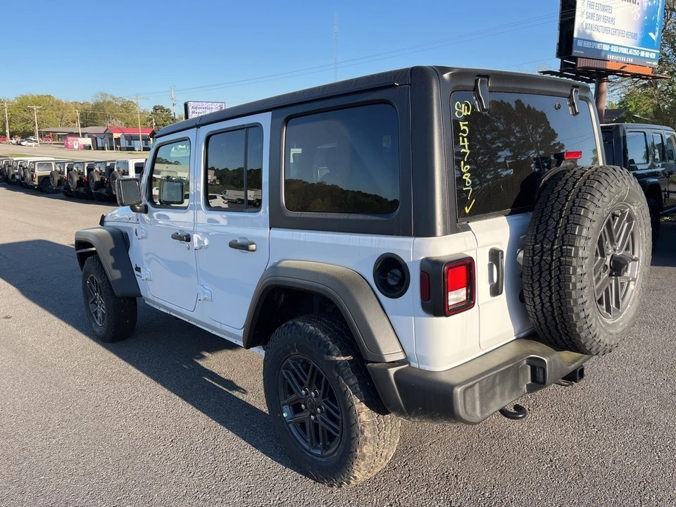 2025 Jeep JL Wrangler - Image 7 of 12