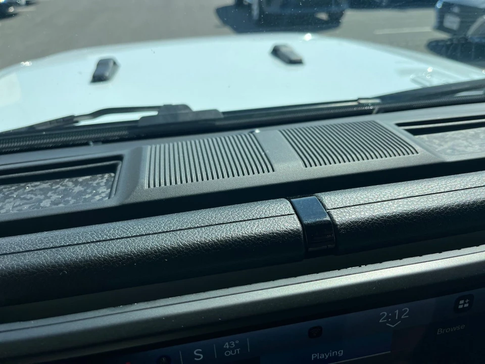 2025 Jeep JL Wrangler - Image 14 of 31