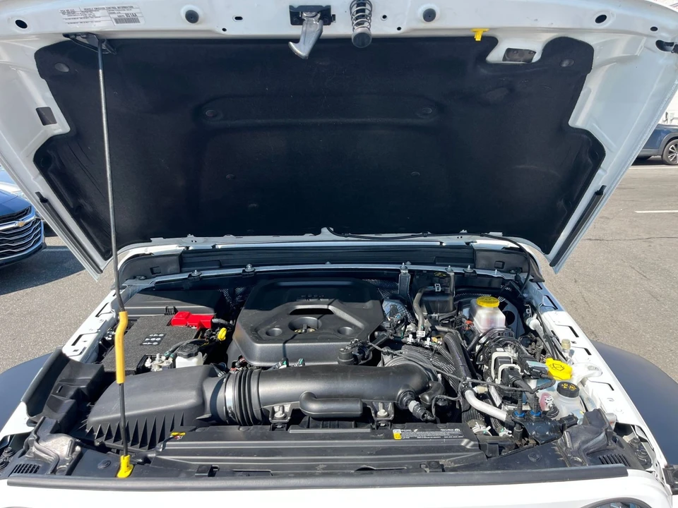 2025 Jeep JL Wrangler - Image 26 of 31
