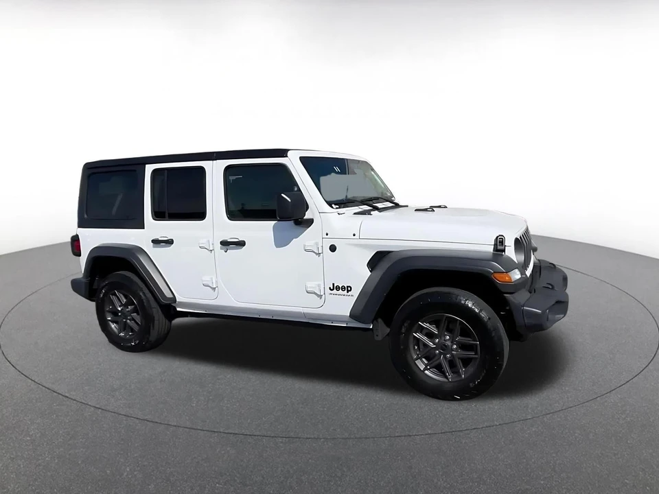 2025 Jeep JL Wrangler - Image 2 of 31