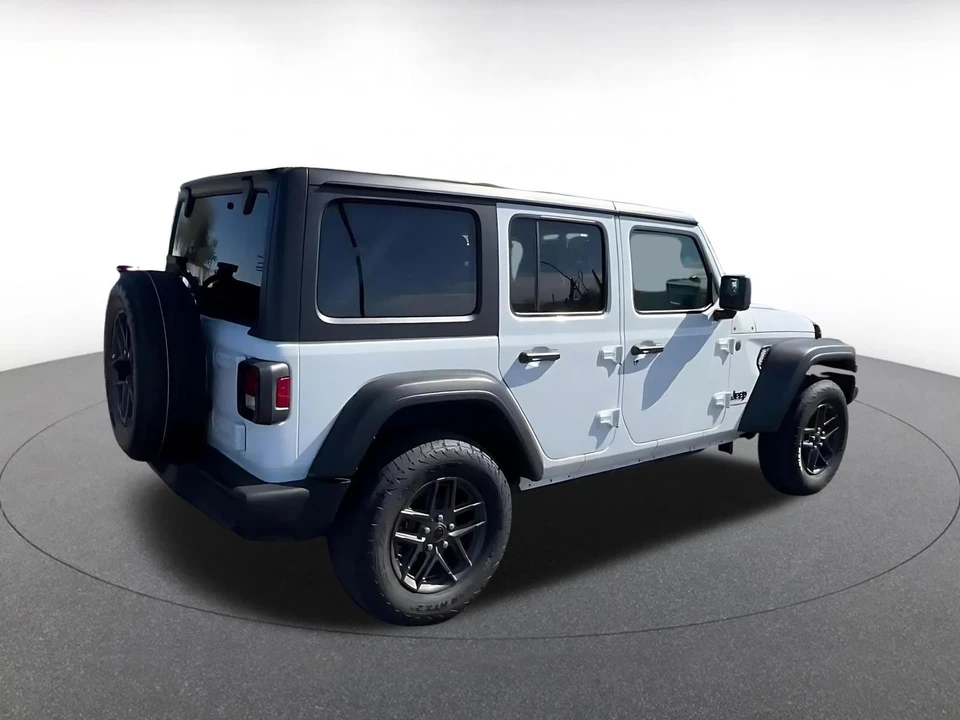 2025 Jeep JL Wrangler - Image 10 of 31