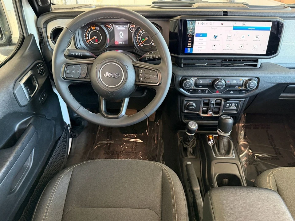 2025 Jeep JL Wrangler - Image 29 of 31