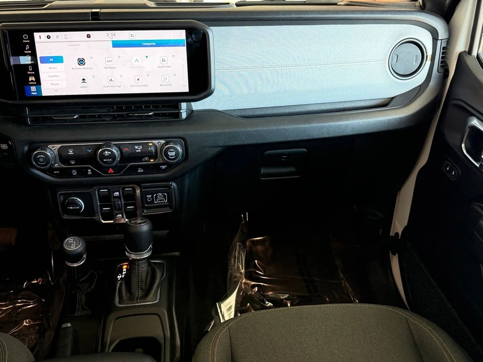 2025 Jeep JL Wrangler - Image 30 of 31