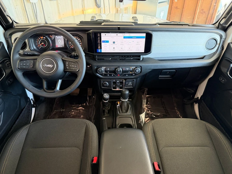 2025 Jeep JL Wrangler - Image 28 of 31
