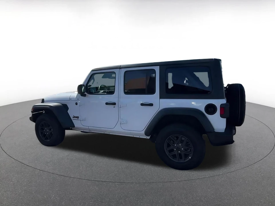 2025 Jeep JL Wrangler - Image 7 of 31