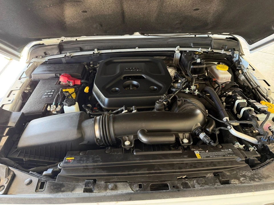 2025 Jeep JL Wrangler - Image 27 of 31