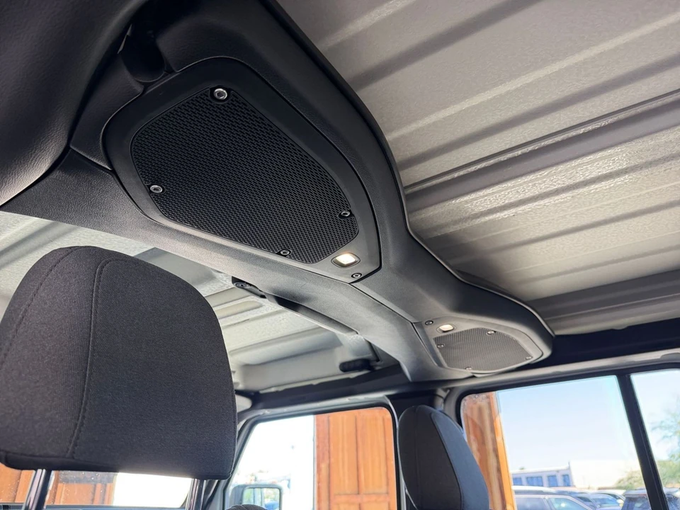 2025 Jeep JL Wrangler - Image 15 of 31