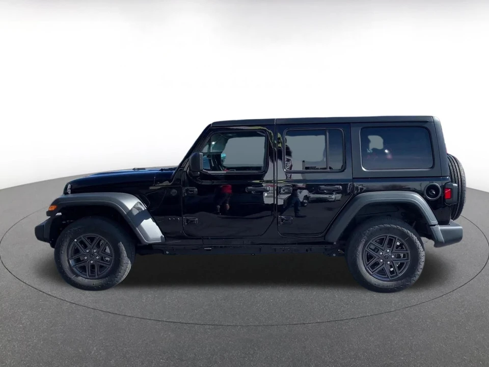 2025 Jeep JL Wrangler - Image 8 of 31